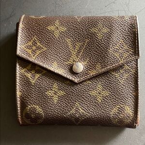 Louie Vuitton Trifold Wallet EUC